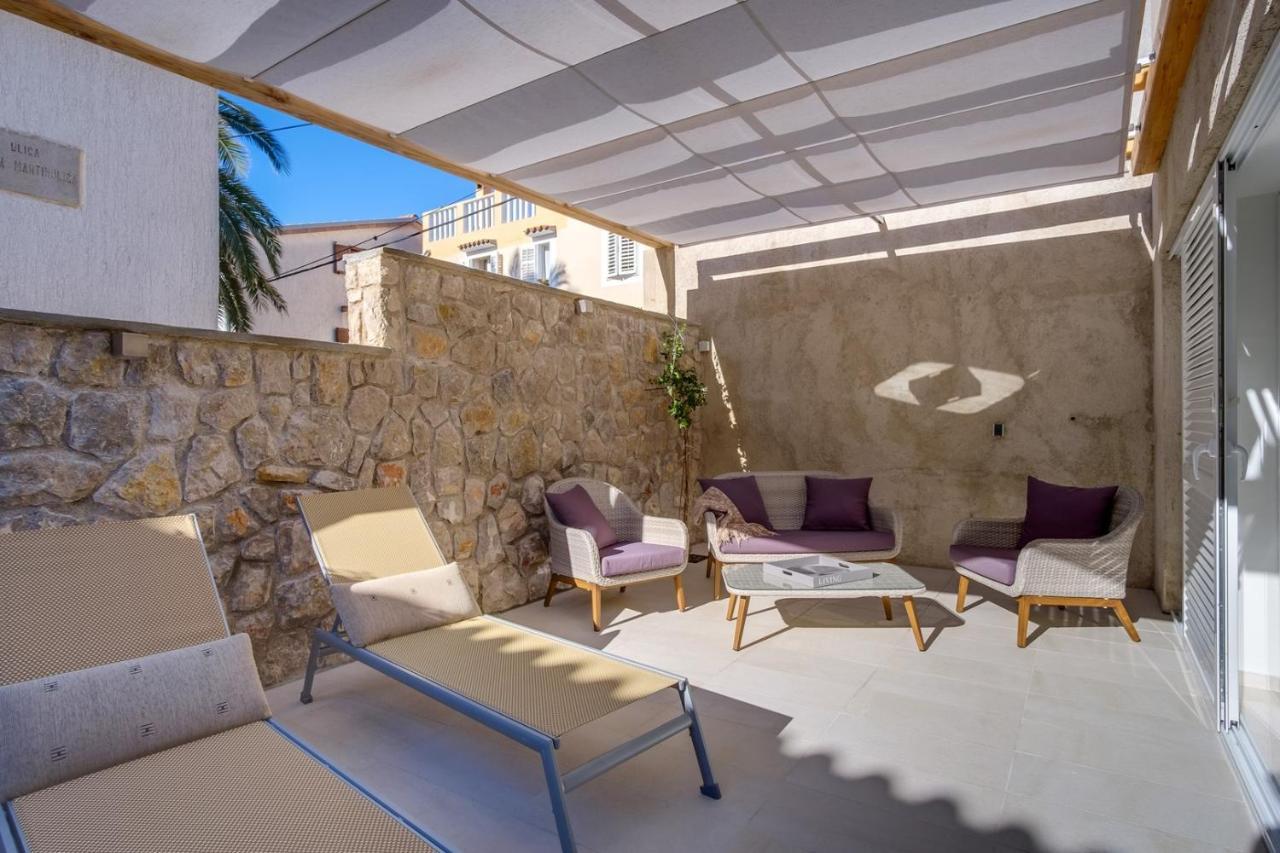 Elegant Apartment Iris Mali Lošinj Exteriör bild