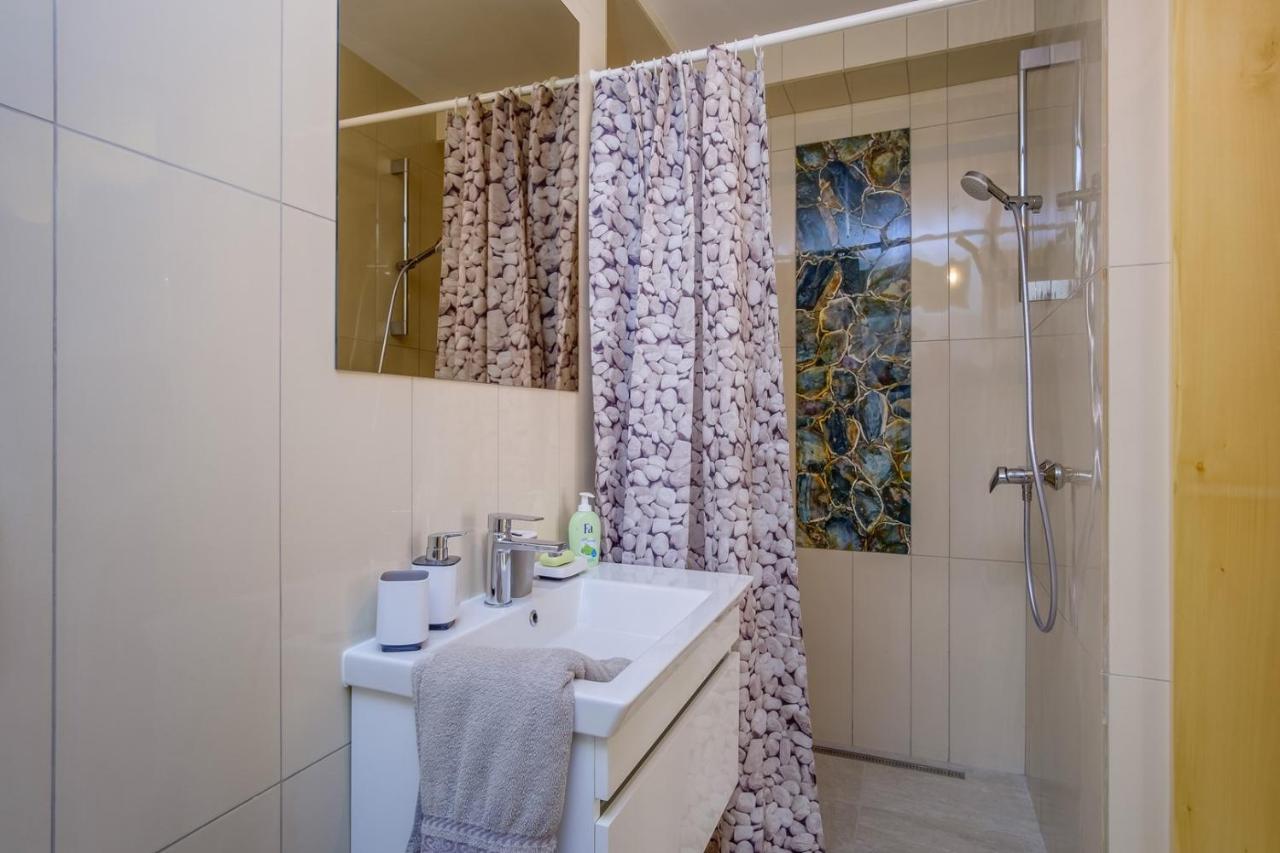 Elegant Apartment Iris Mali Lošinj Exteriör bild